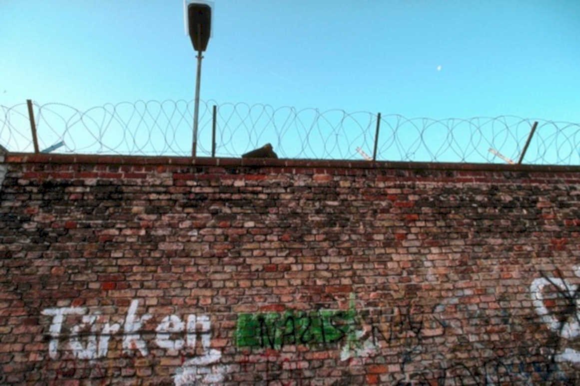 berlin wall graffiti 11980s 1990s A4 Photo Print