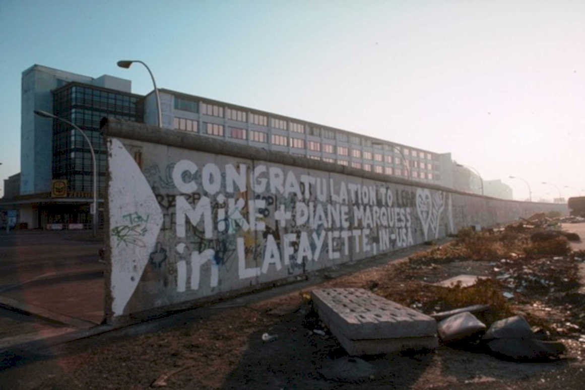 berlin wall graffiti 21980s 1990s A4 Photo Print