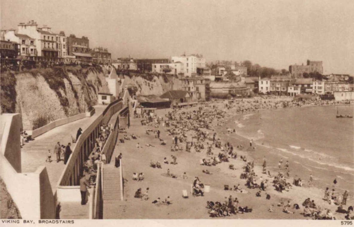 broadstairs beach sceneVintage 1880s 1900s A4 Photo Print