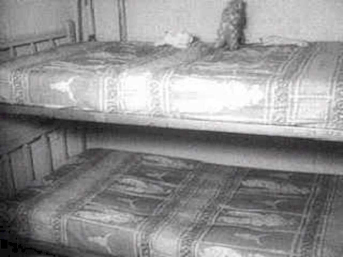 bunk bed floral1980s 1990s A4 Photo Print