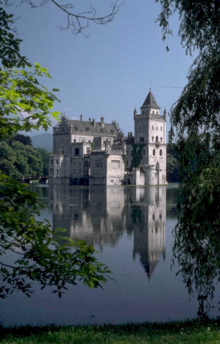 castle reflection pillé 1980s 1990s A4 Photo Print