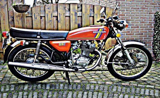 cb125s motorbike A4 Photo Print