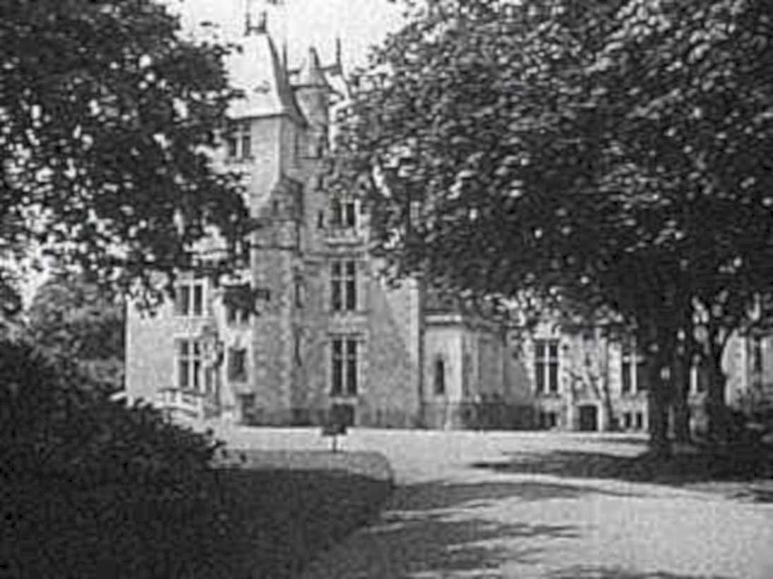 chateau de la1980s 1990s A4 Photo Print