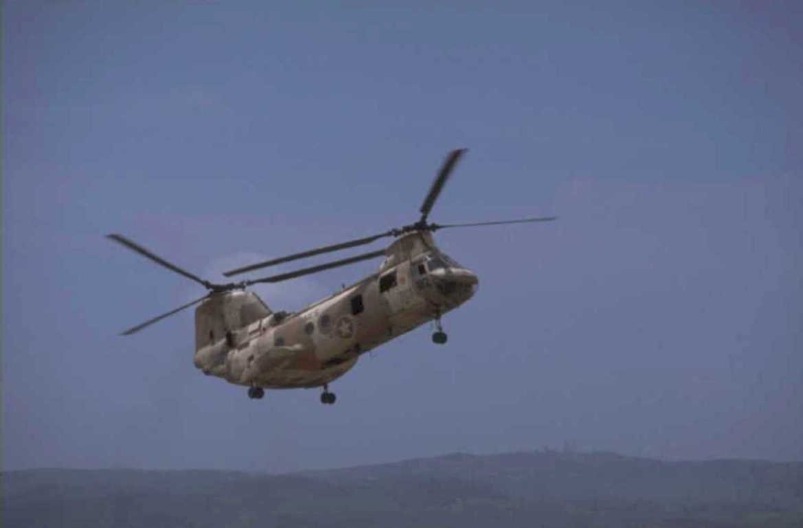 chinook helicopter desert 1980s 1990s A4 Photo Print