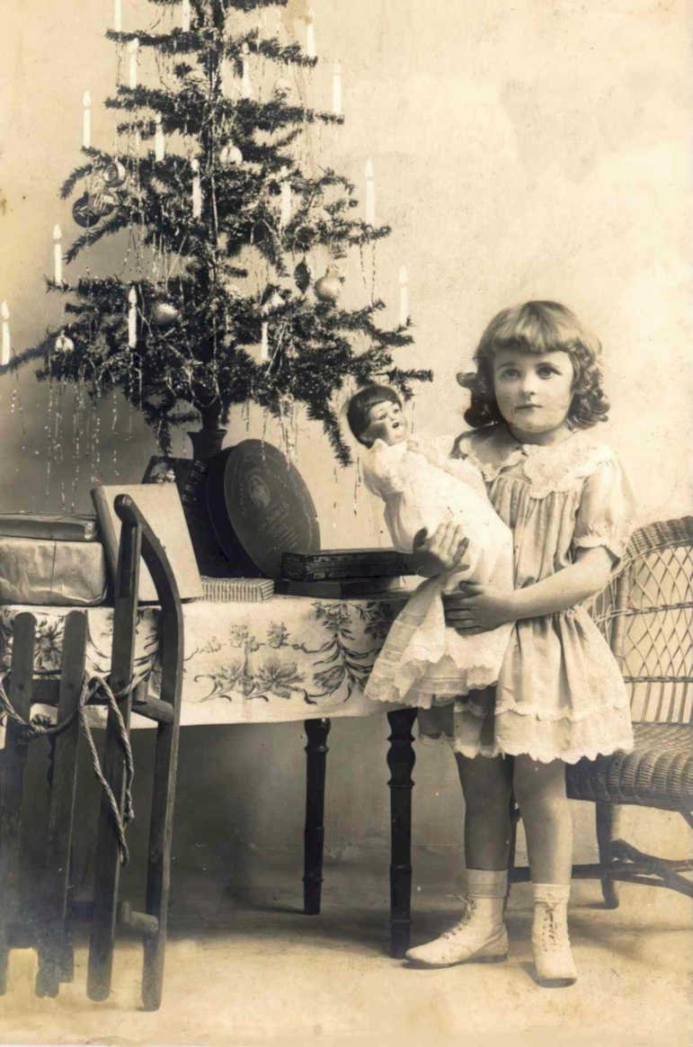 christmas child 1908 Vintage world war A4 Photo Print