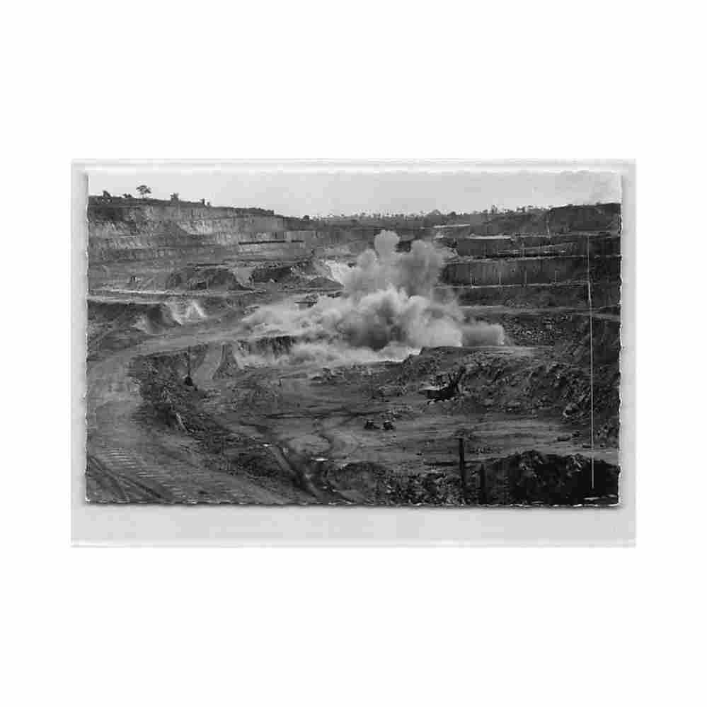 congo kinshasa kolwezi union miniere explosion d une mine ed larousse 2434 Vintage A4 Photo Print