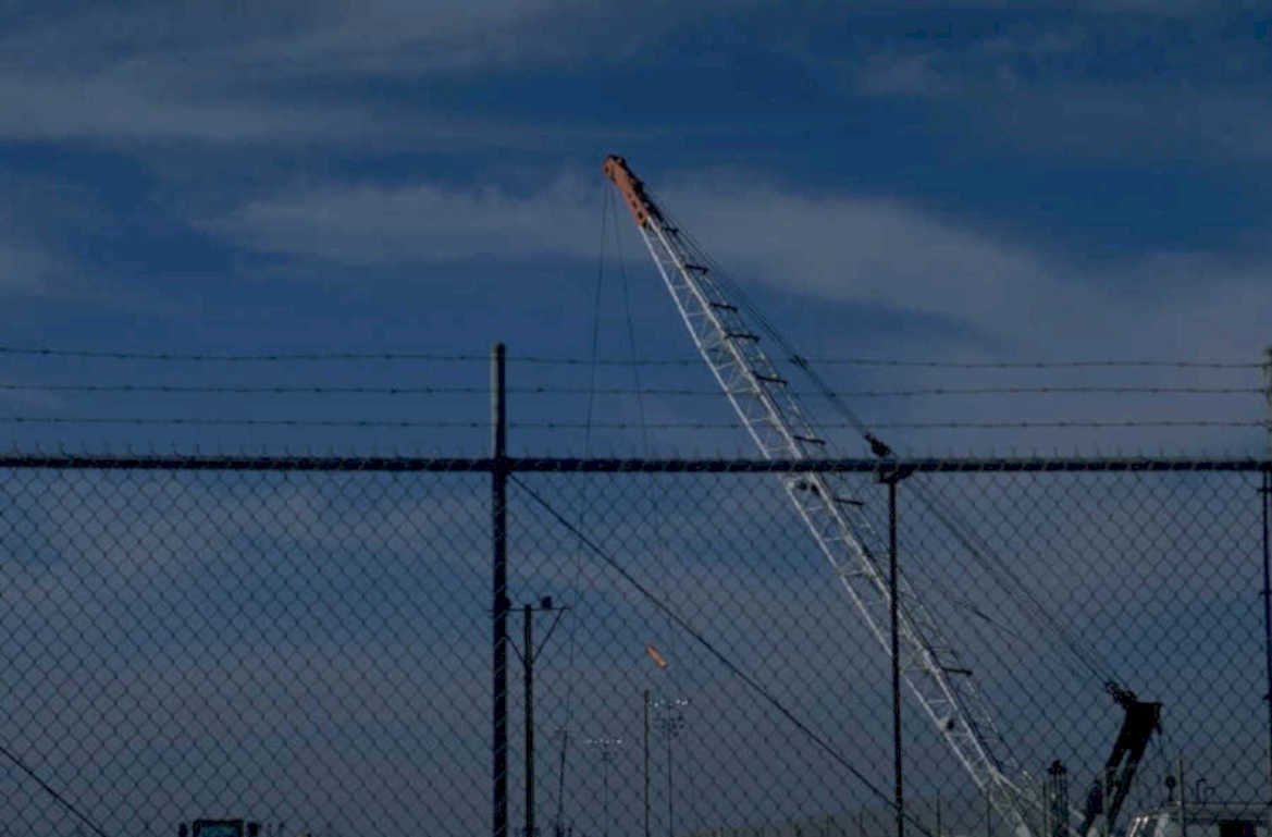 construction crane industrial 1980s 1990s A4 Photo Print