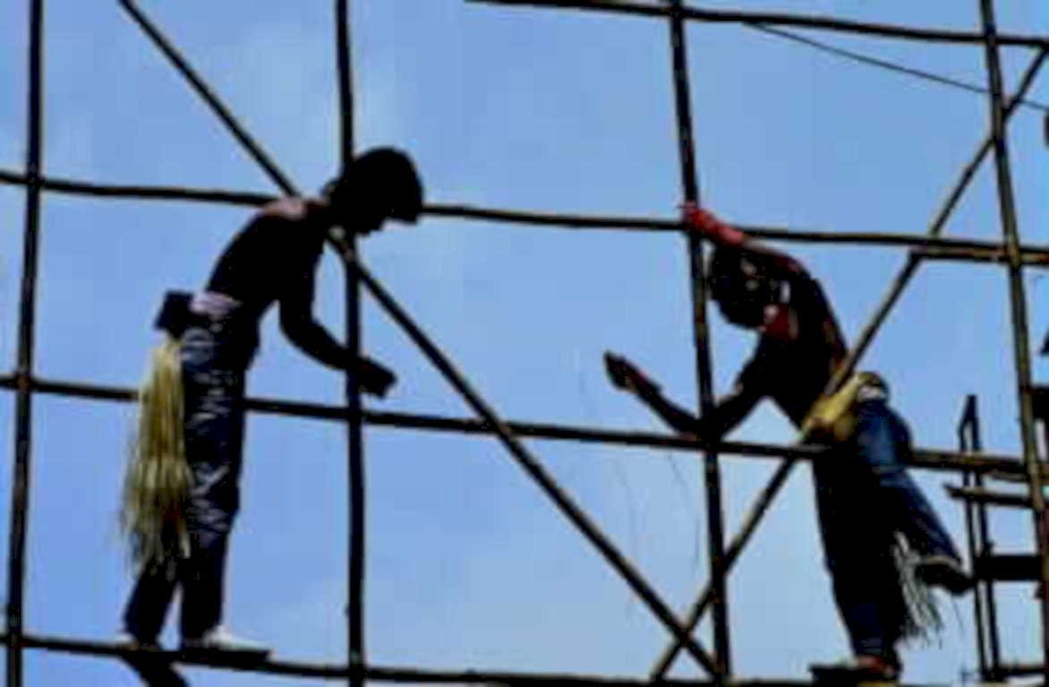 construction workers scaffolding1980s 1990s A4 Photo Print