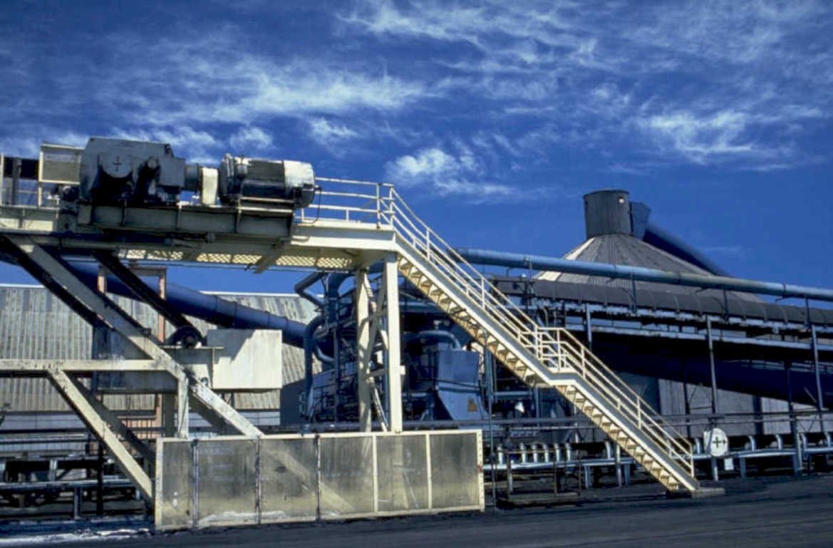 conveyor system d10 1980s 1990s A4 Photo Print