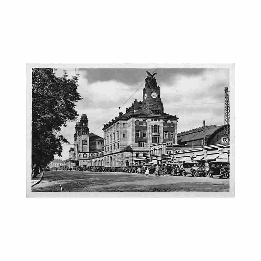 czech rep praha wilsonovo nadrazi Vintage A4 Photo Print