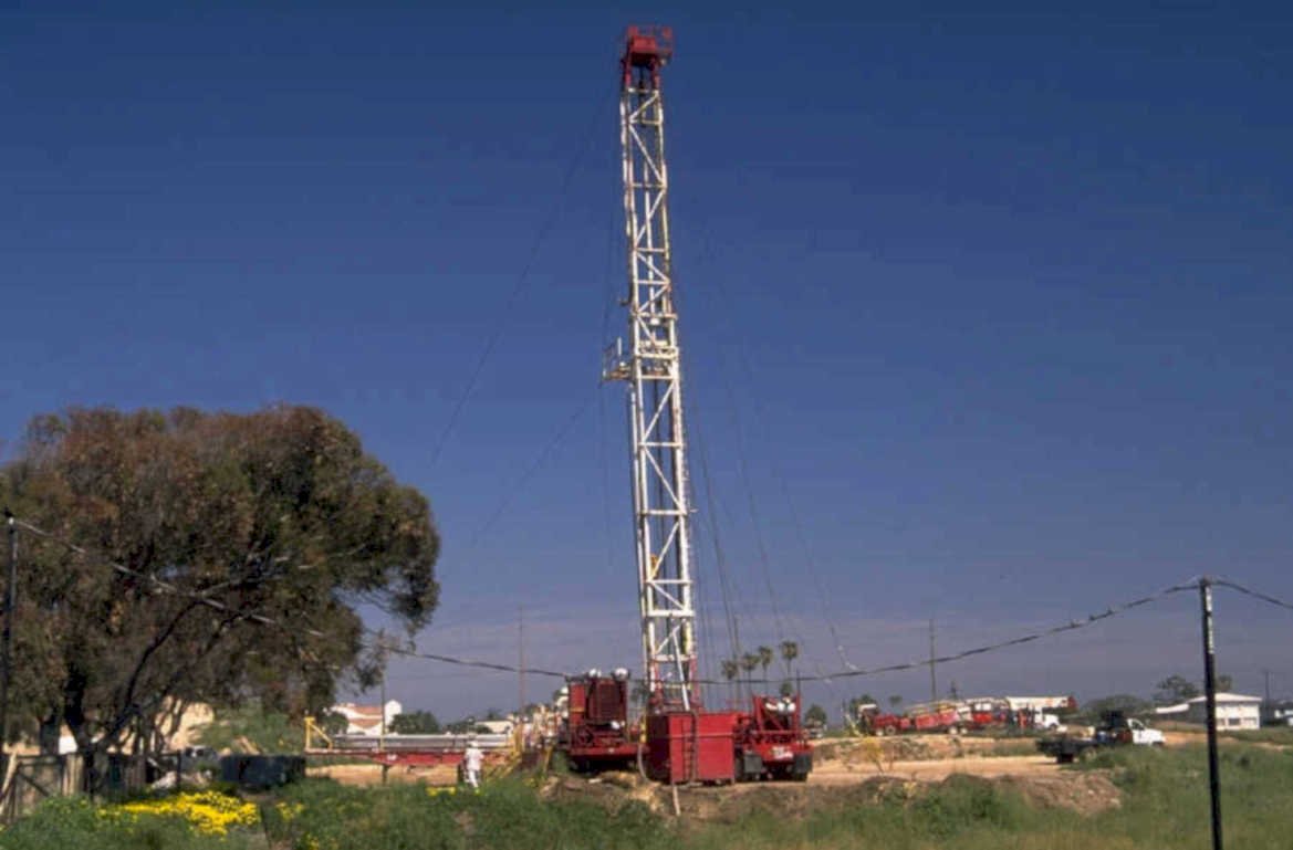 drilling rig caution 1980s 1990s A4 Photo Print