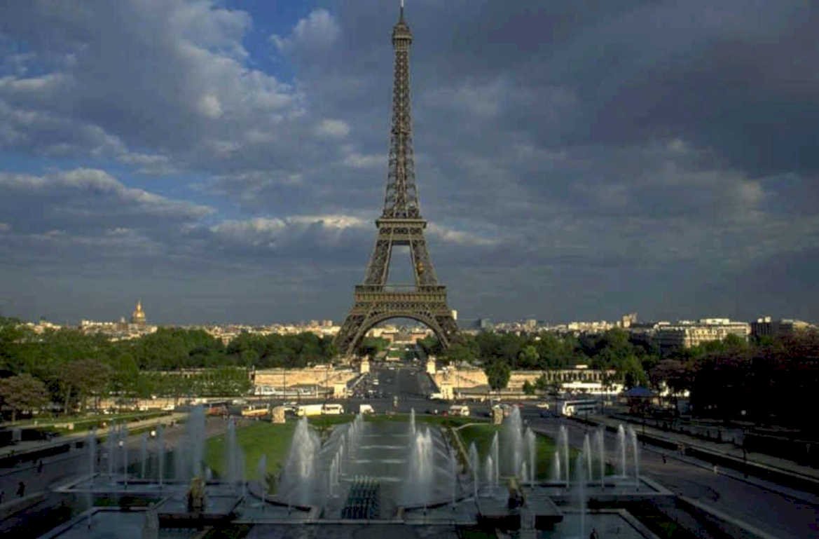 eiffel tower paris 10 1980s 1990s A4 Photo Print