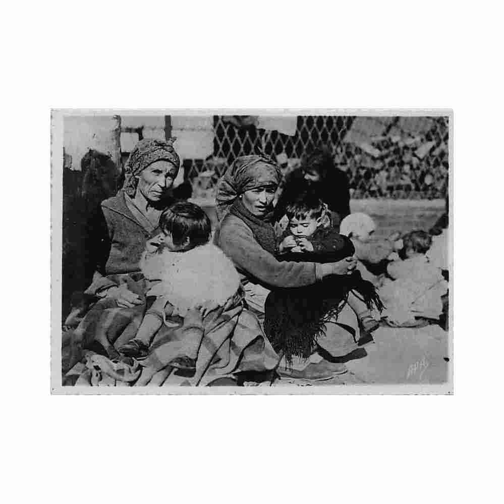 espana guerra civil retirada delante la estacion del boulou refugiados civiles ed apa 25 Vintage A4 Photo Print