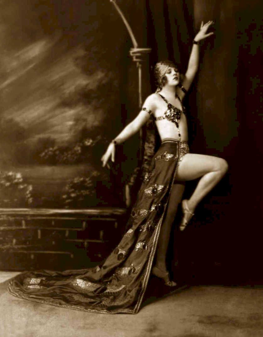 flapper portrait brickVintage 20th Century 1900s A4 Photo Print