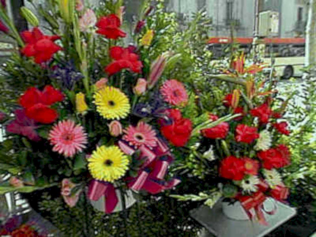 floral arrangement red1980s 1990s A4 Photo Print