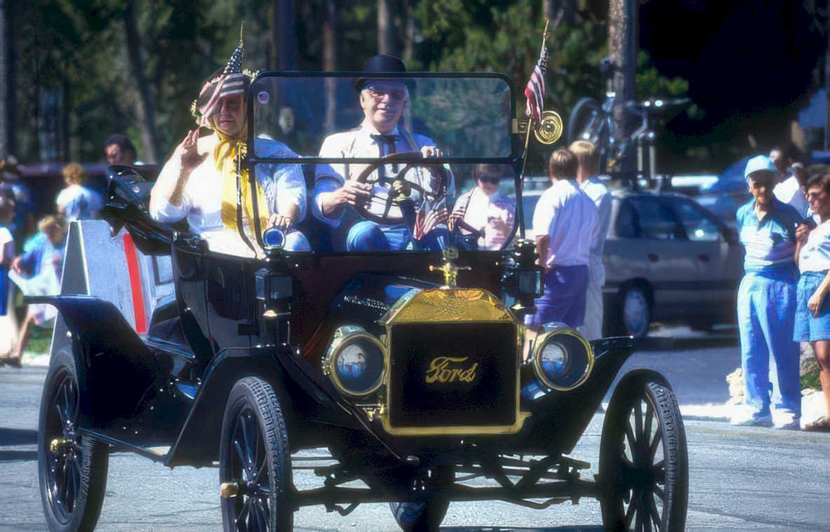 ford modelt townfestival Vintage A4 Photo Print