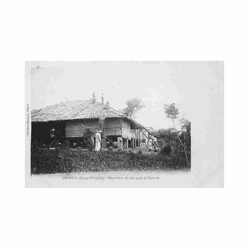 gabon ogoue reparation du toit apres la tornade ed champel Vintage A4 Photo Print