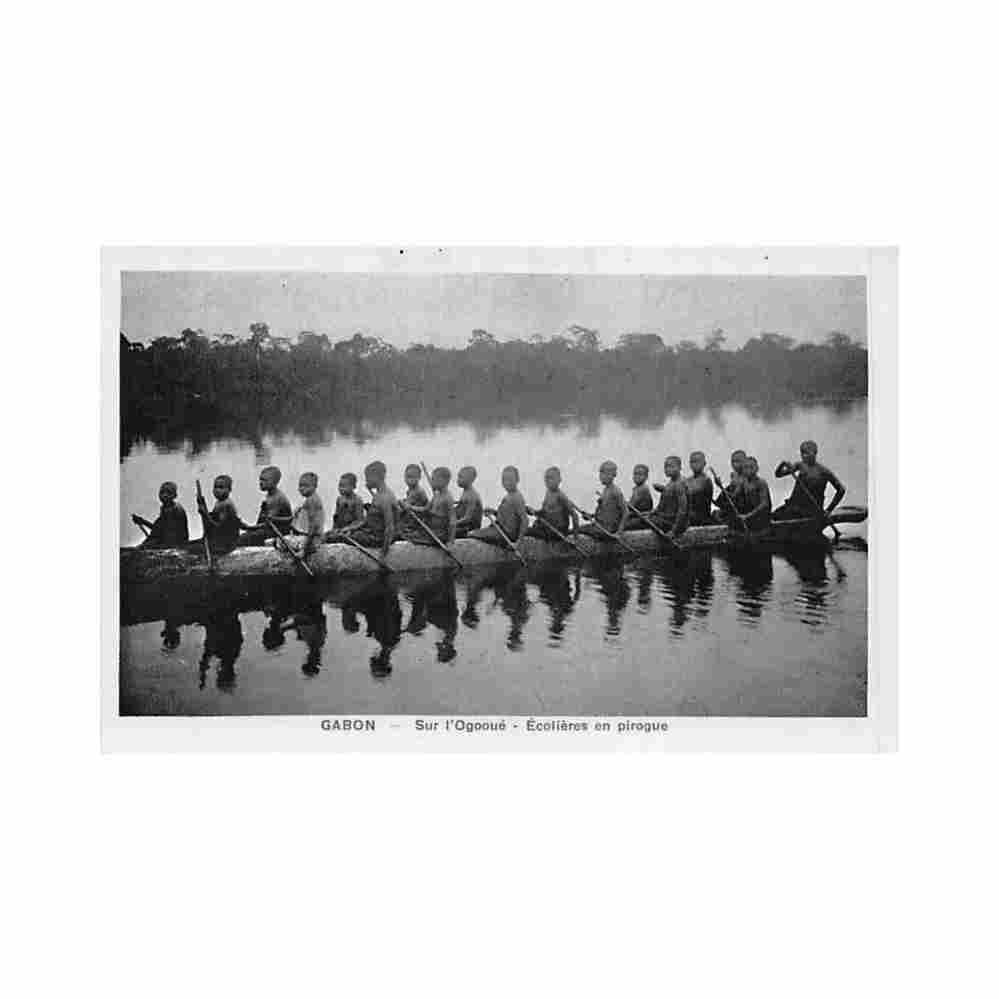 gabon sur l ogoue ecolieres en pirogue ed societe des missions evangeliques Vintage A4 Photo Print