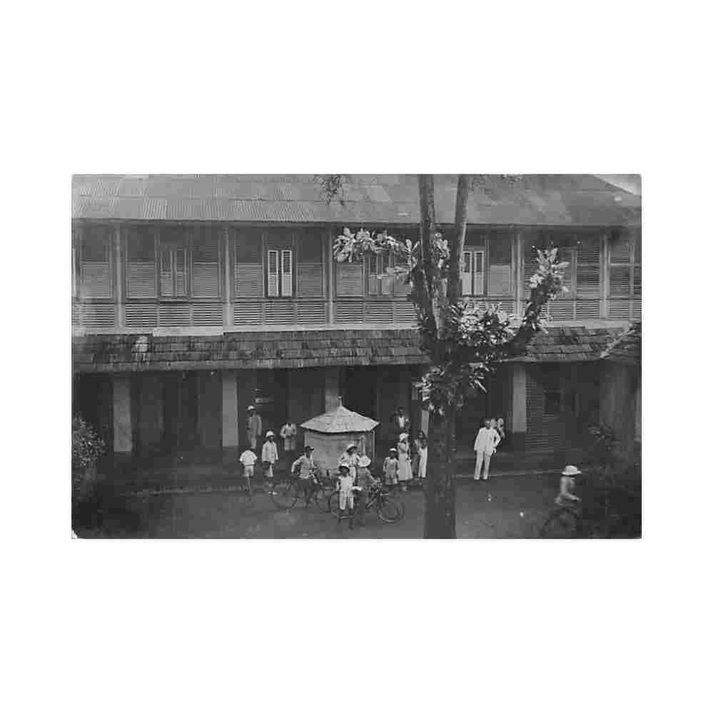 guyane cayenne la cour de l ecole des soeurs de saint joseph de cluny carte Vintage A4 Photo Print