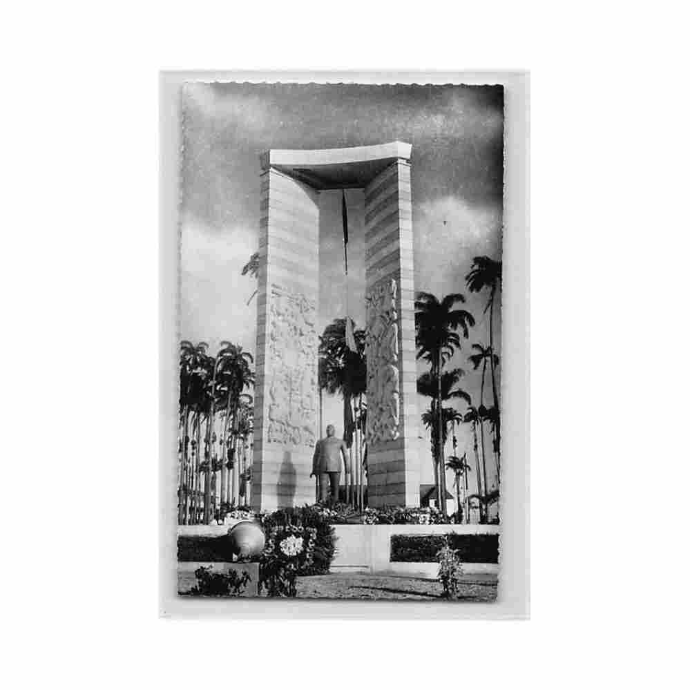 guyane cayenne statue de felix eboue ed inconnu Vintage A4 Photo Print