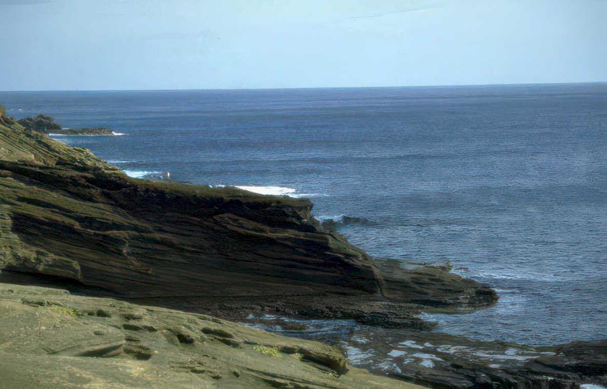 hawaii cliffside ocean GIGA 2