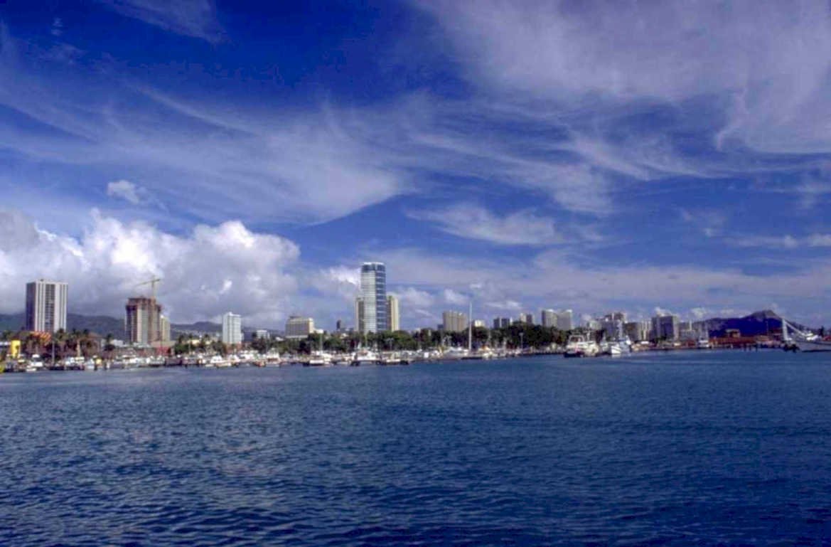 hawaii harbor skyline 1980s 1990s A4 Photo Print