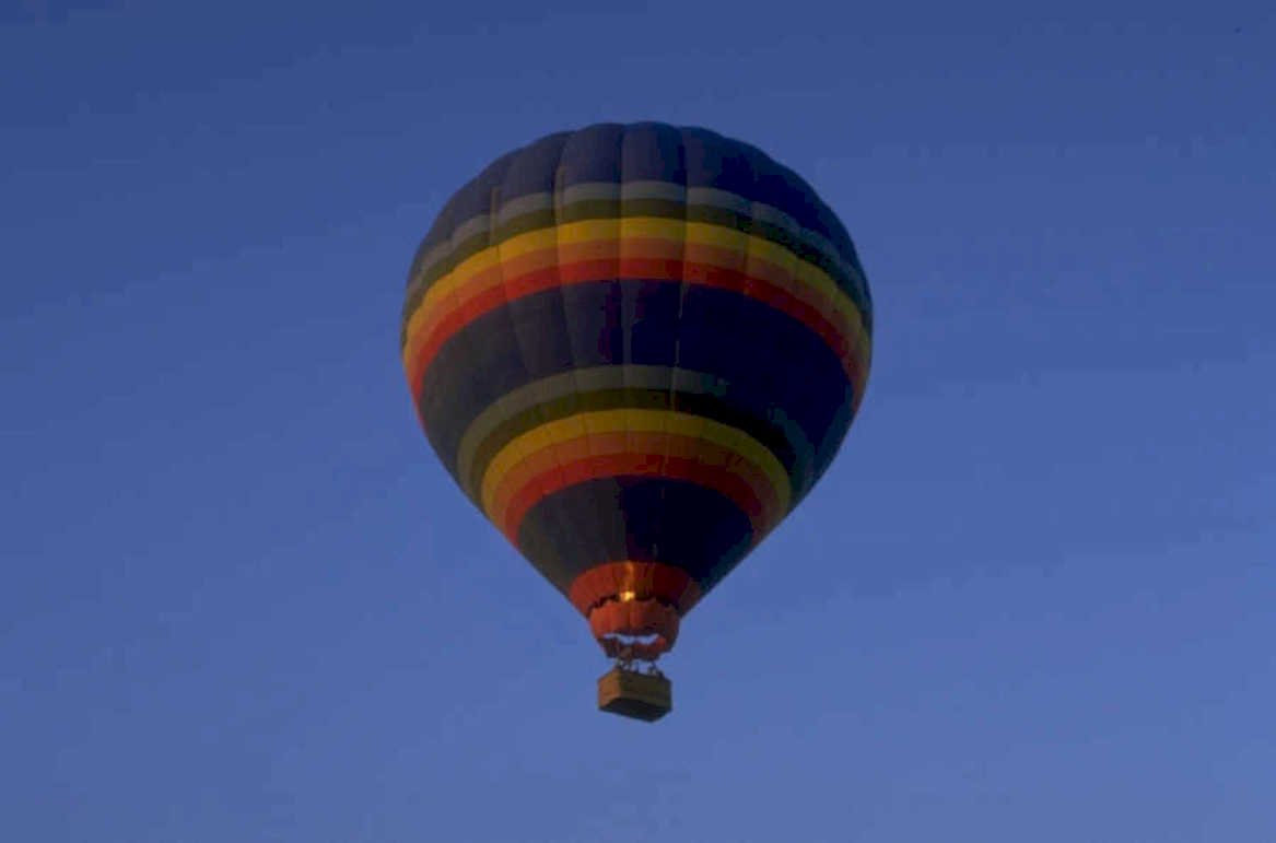 hot air balloon 1 1980s 1990s A4 Photo Print