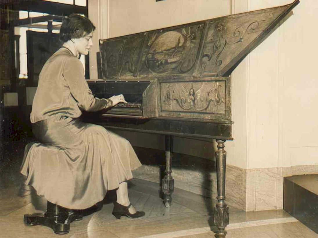 hurdy gurdy woman Vintage world war A4 Photo Print
