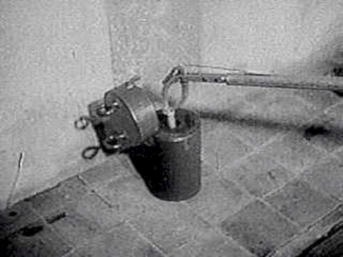 hydraulic press tool1980s 1990s A4 Photo Print