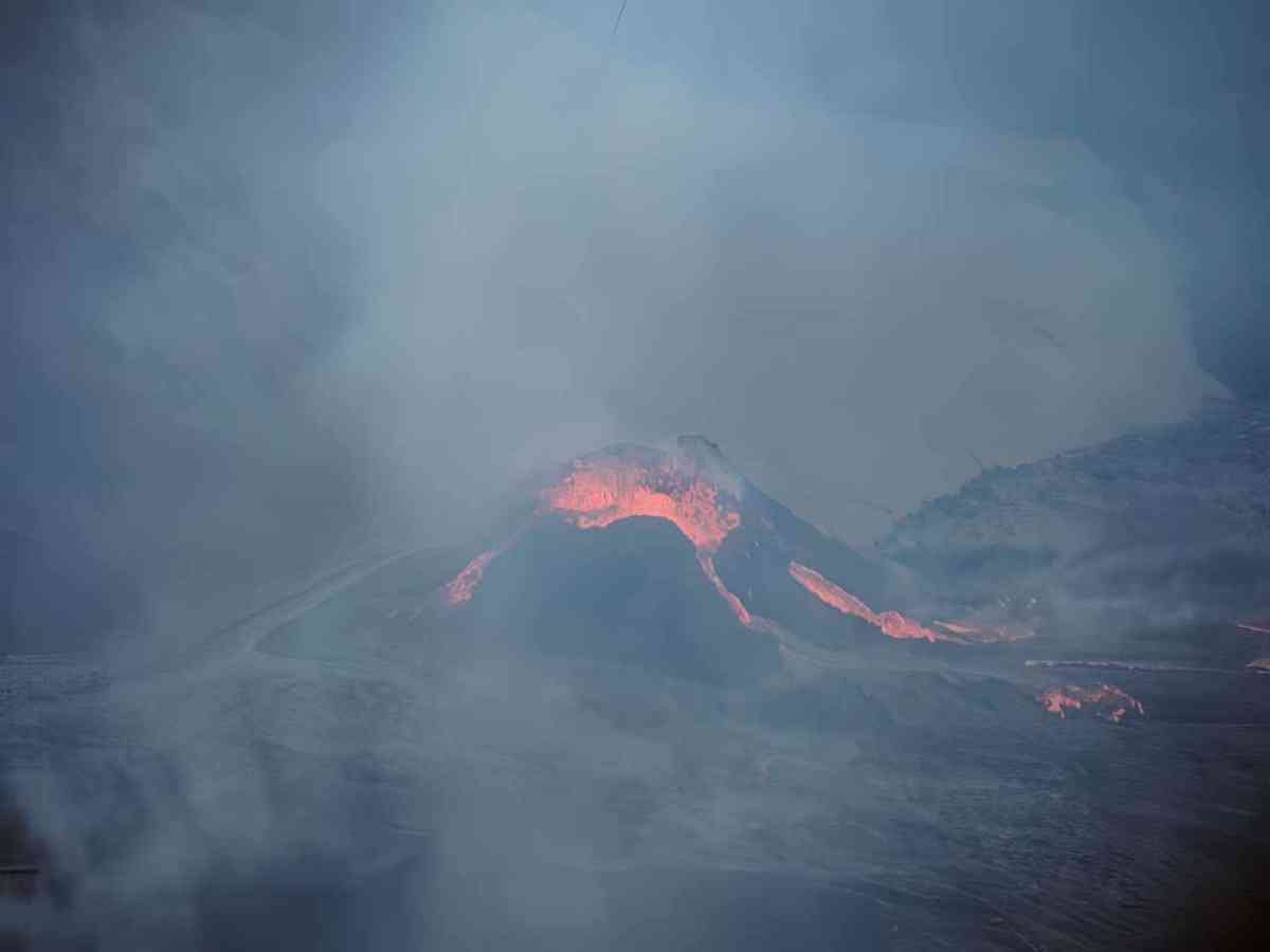 kilauea lava flow 4 A4 Photo Print