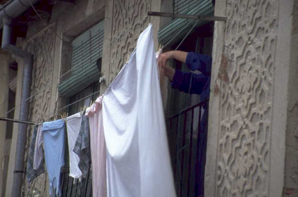 laundry sheet clothesline 1980s 1990s A4 Photo Print