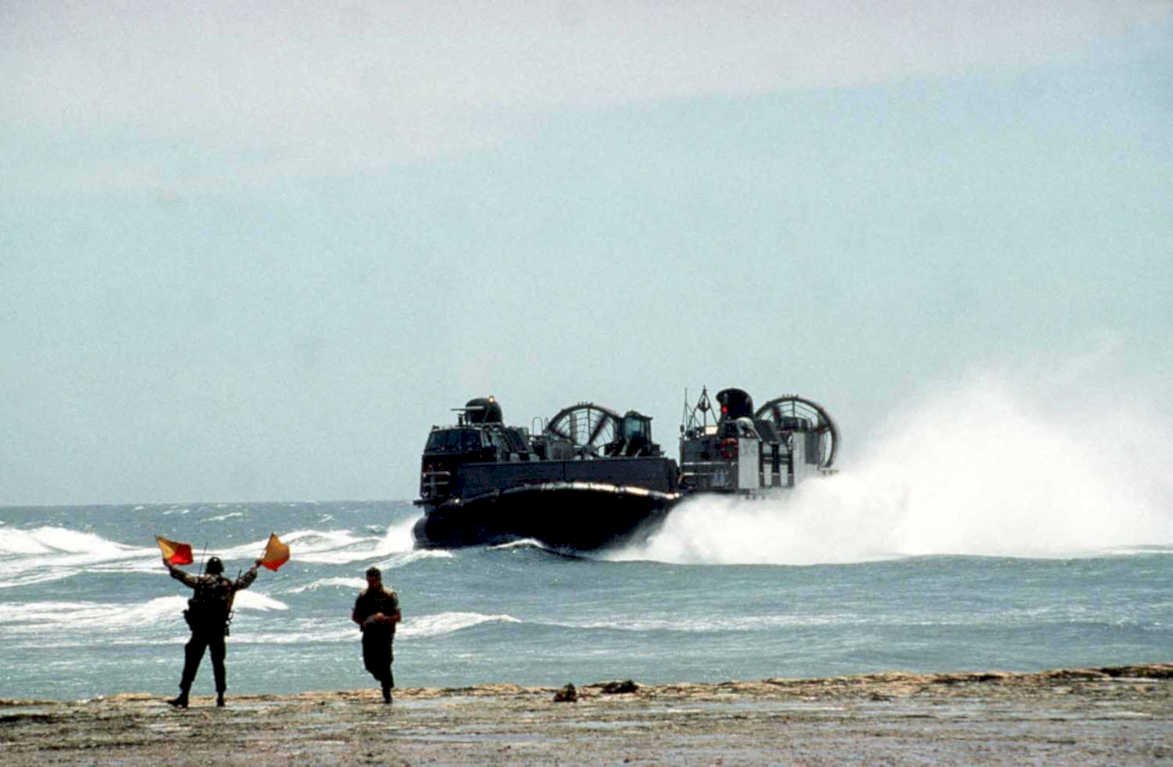 lcac beach hovercraft1980s 1990s A4 Photo Print