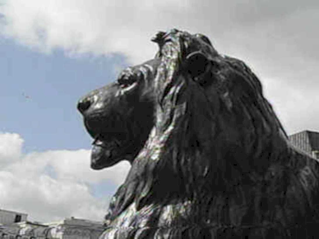 lion statue cityscape1980s 1990s A4 Photo Print