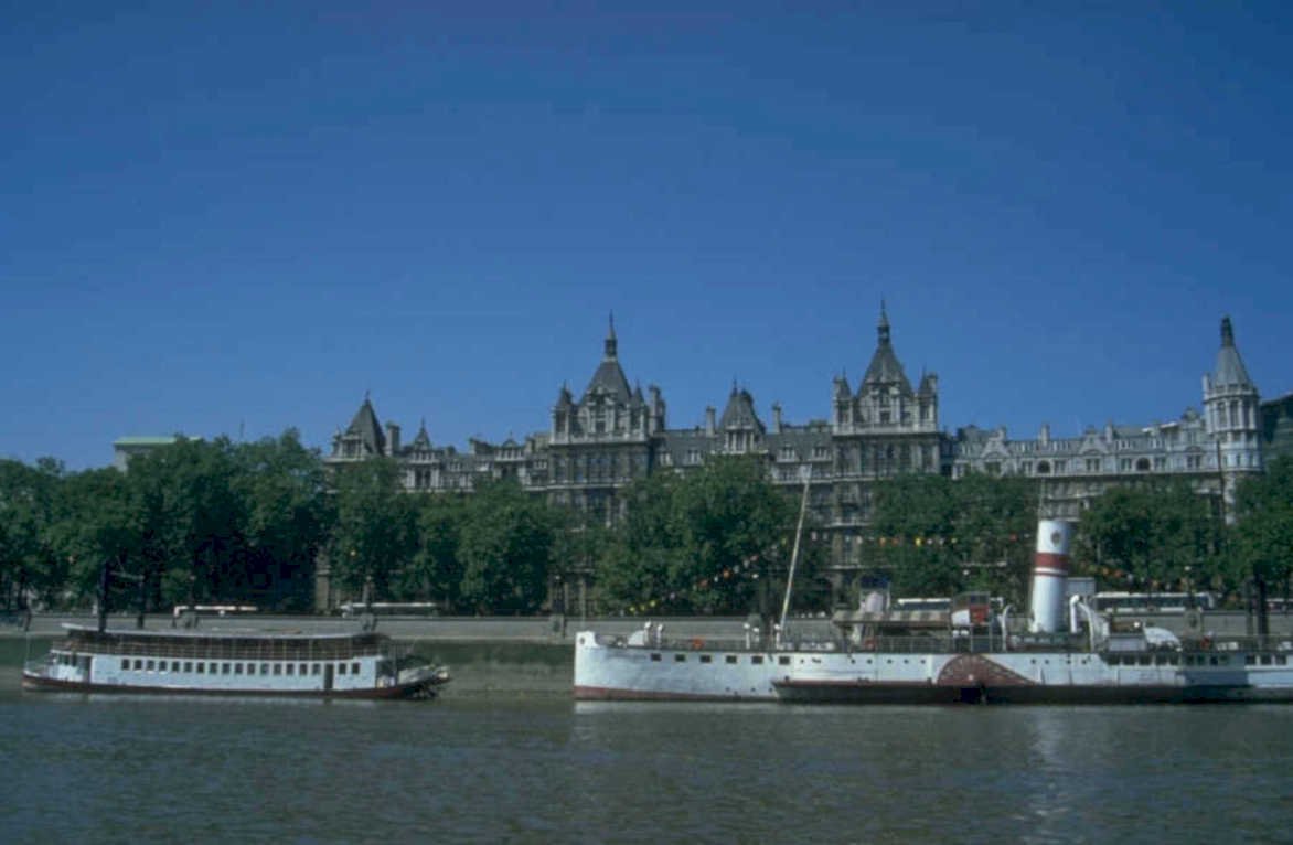 london river cruise 1980s 1990s A4 Photo Print
