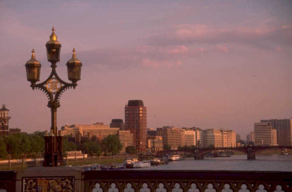 london sunset skyline 1980s 1990s A4 Photo Print