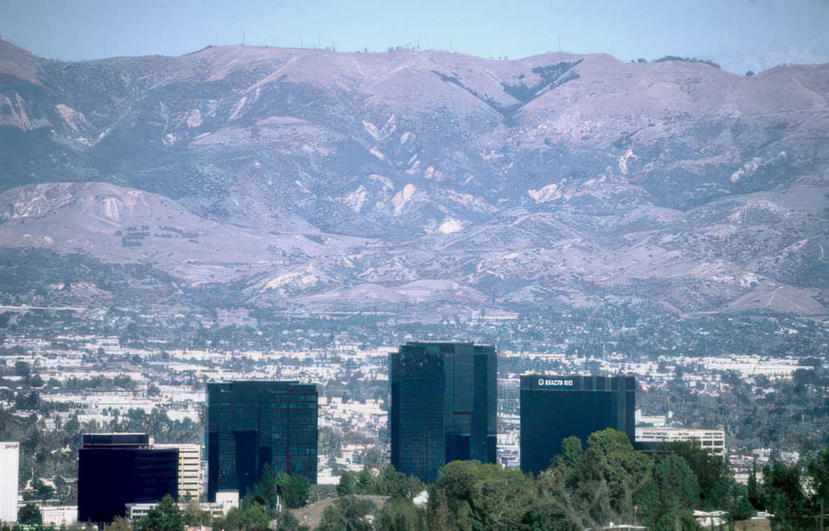 los angeles skyline GIGA 2