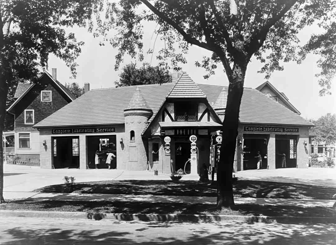 lubricating service building Vintage world war A4 Photo Print
