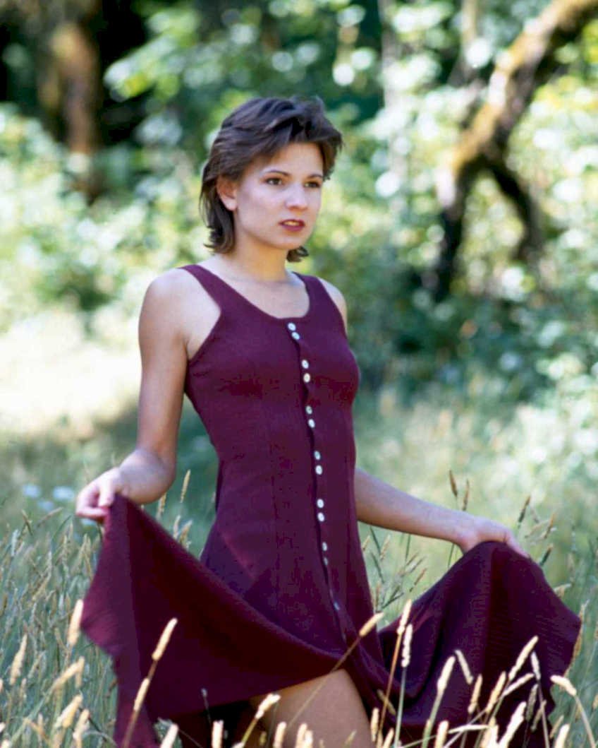 maroon woman field1980s 1990s A4 Photo Print
