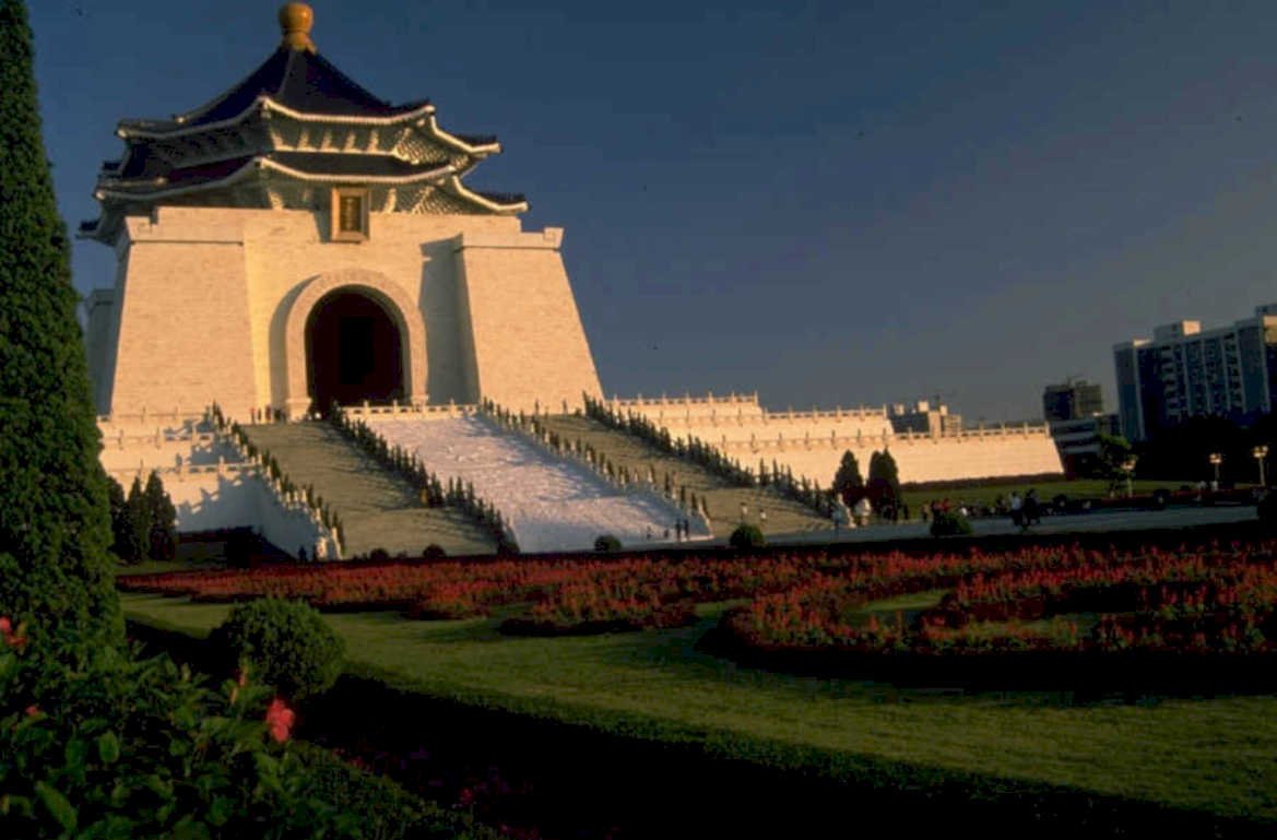 memorial hall taipei 2 1980s 1990s A4 Photo Print