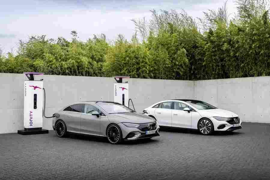 mercedes benz eqe 2021 7161 42 Car A4 Photo Print