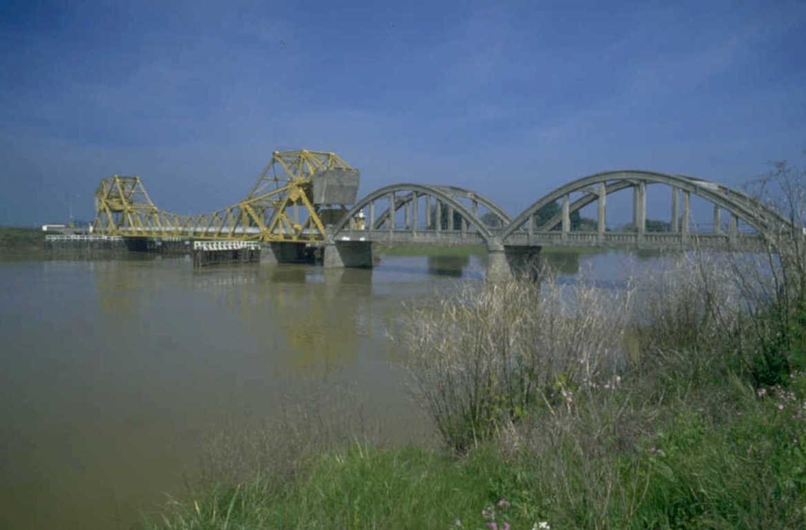 mississippi river bridge 1980s 1990s A4 Photo Print