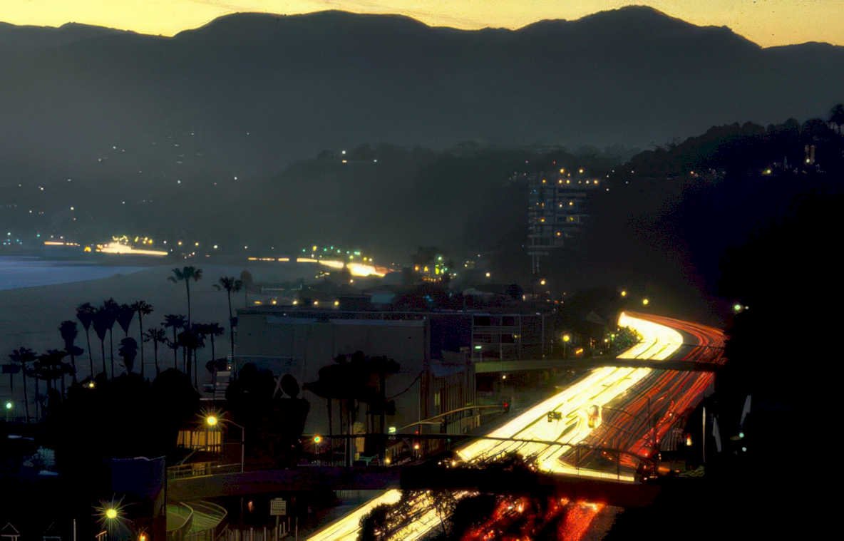 night cityscape lights GIGA 3