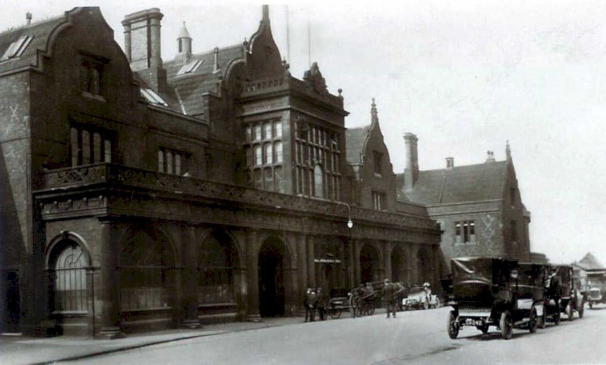 northampton railway stationVintage 1880s 1900s A4 Photo Print