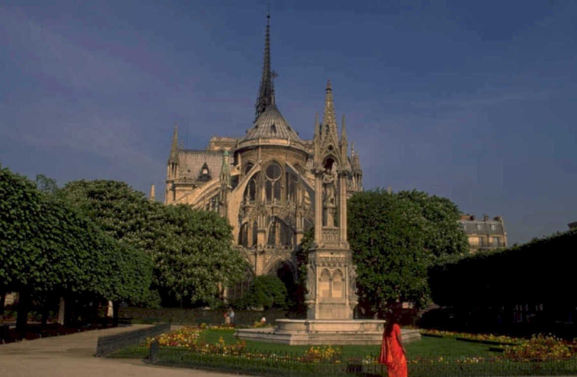 notre dame facade 4 1980s 1990s A4 Photo Print
