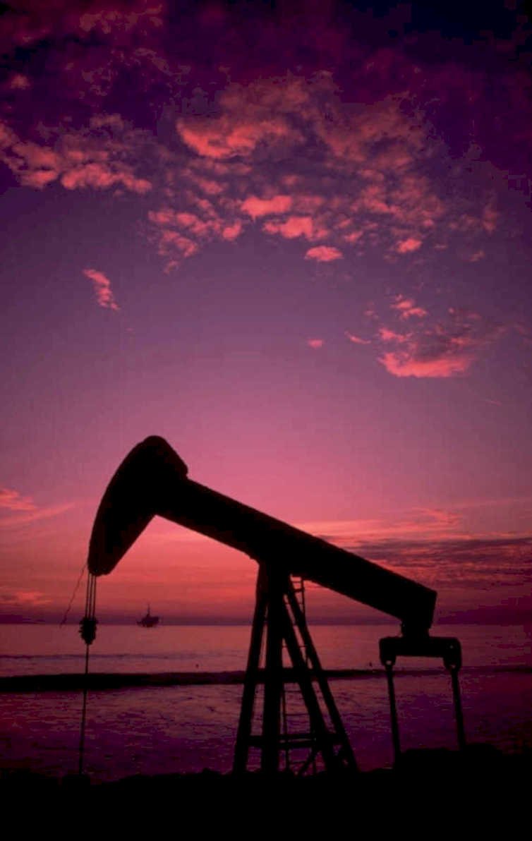 oil derrick sunset 1 1980s 1990s A4 Photo Print