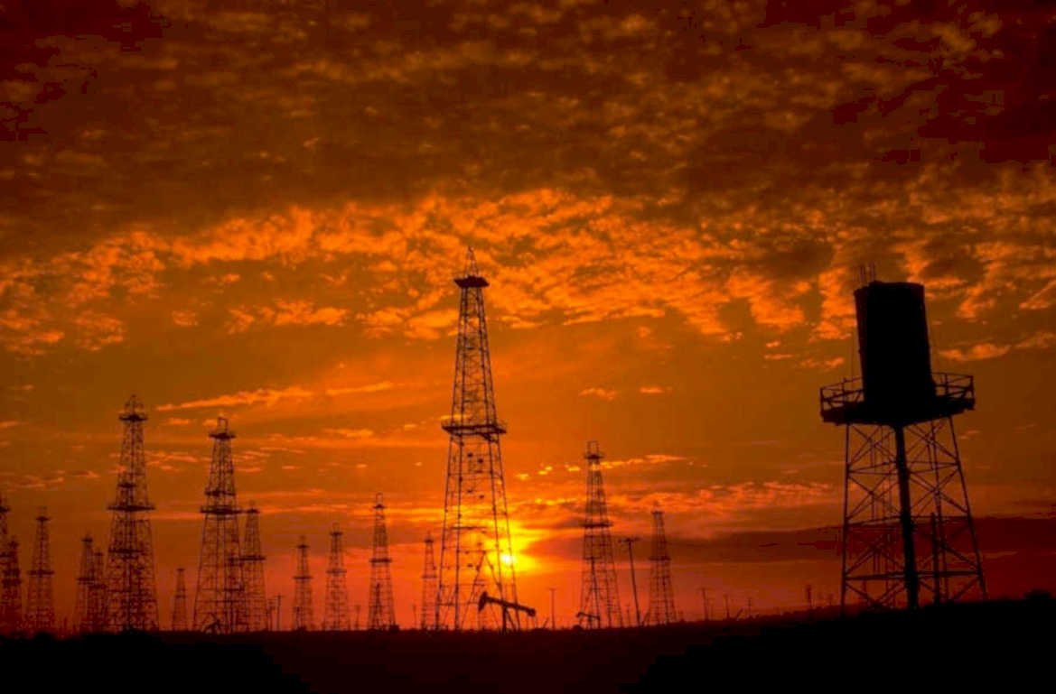 oil field sunset 2 1980s 1990s A4 Photo Print