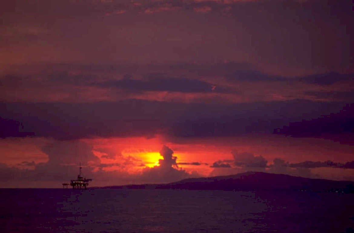 oil rig sunset 1980s 1990s A4 Photo Print