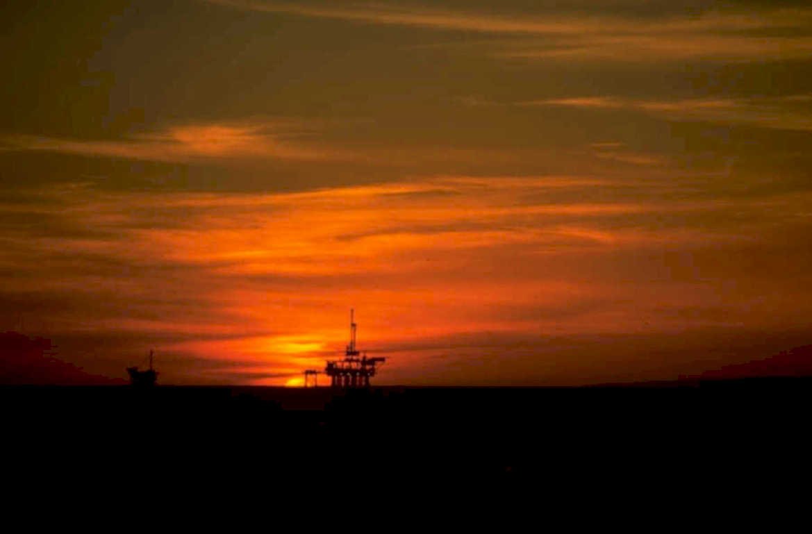 oil rigs sunset 1980s 1990s A4 Photo Print