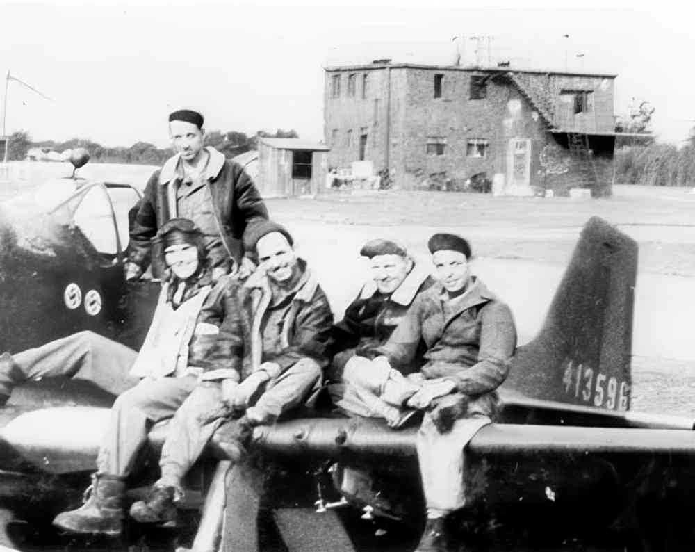 p51 mustang crew Vintage world war A4 Photo Print