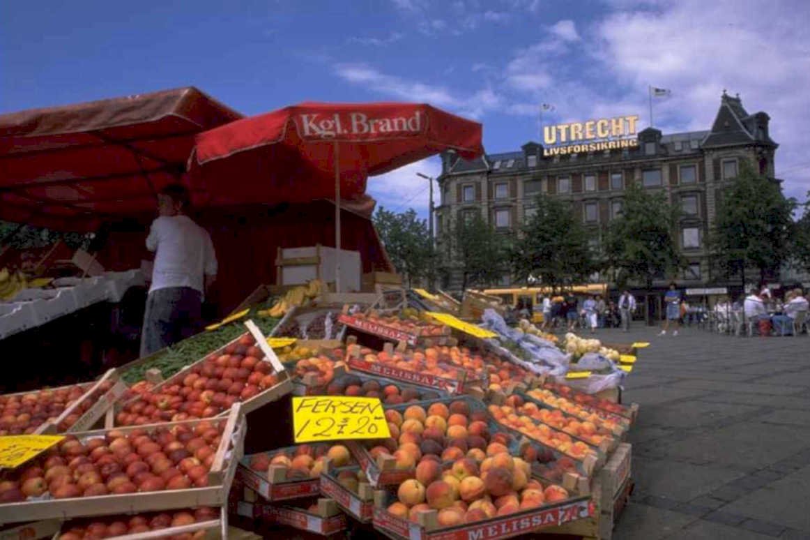 peach stall utrecht 1980s 1990s A4 Photo Print